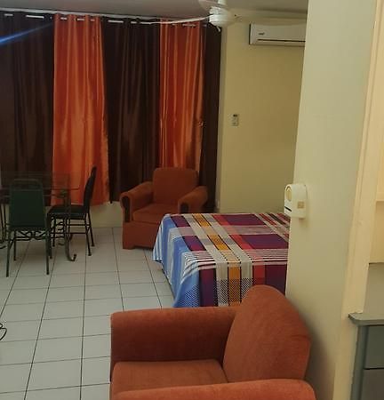 Comfortable Suite 1 Kingston Luaran gambar